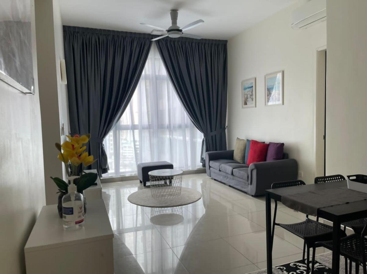 Ioi Conezion Iman'S Home With Pool View Unit Putrajaya Buitenkant foto