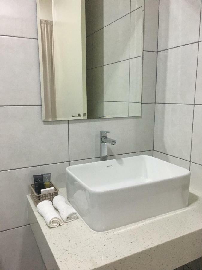 Ioi Conezion Iman'S Home With Pool View Unit Putrajaya Buitenkant foto