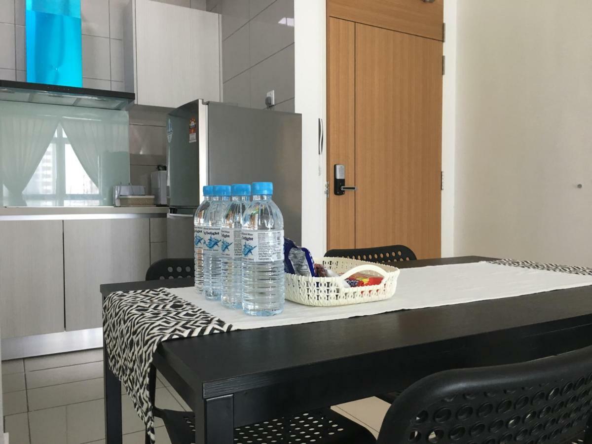 Ioi Conezion Iman'S Home With Pool View Unit Putrajaya Buitenkant foto